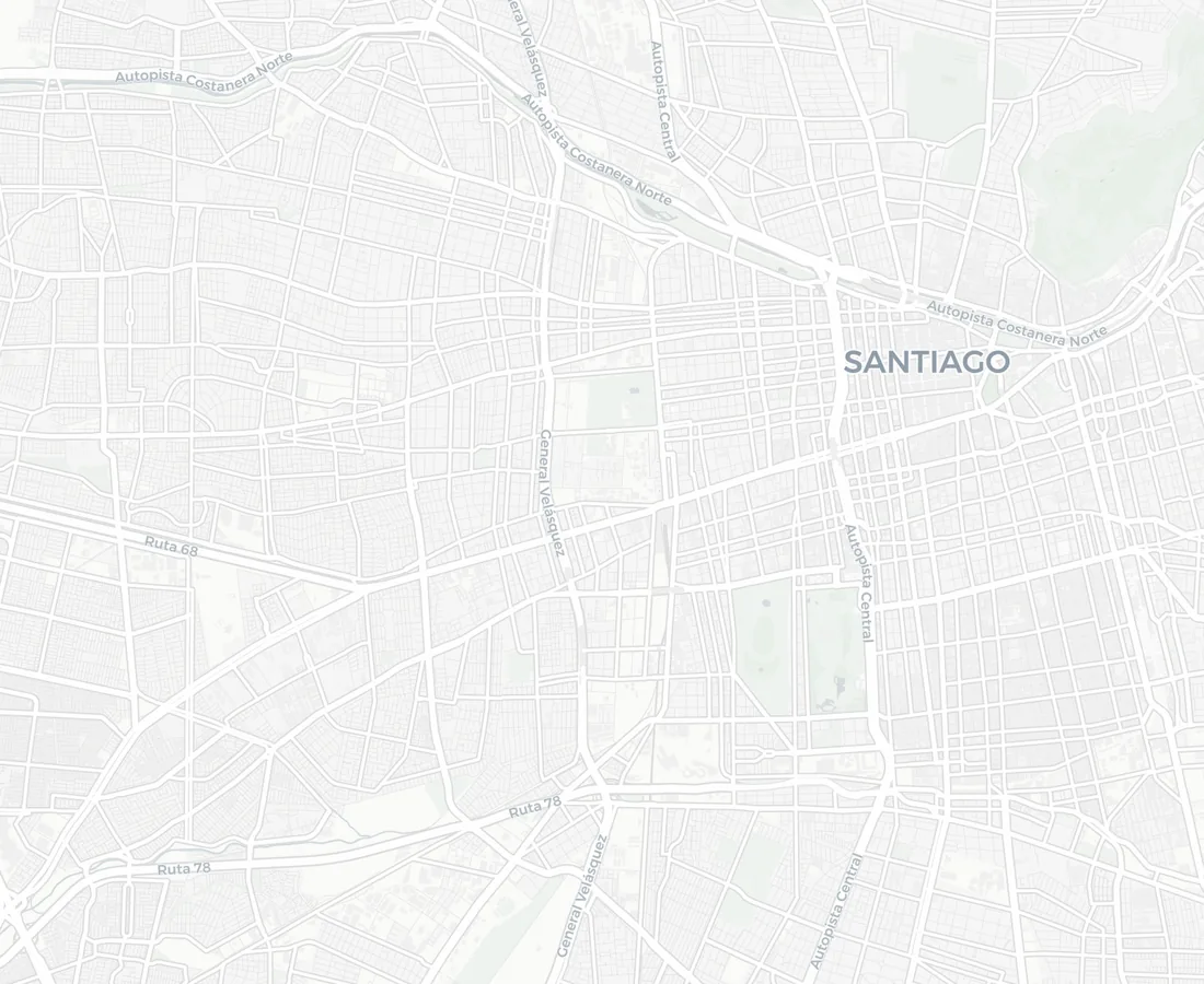 Panel de monitoreo de Astrek con la flota en el mapa y el estado de cada vehículo